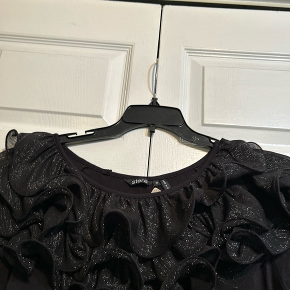 NWT Stera Top Size M Medium Black Silver Shimmer Layered Ruffle Neckline… - Picture 4 of 10